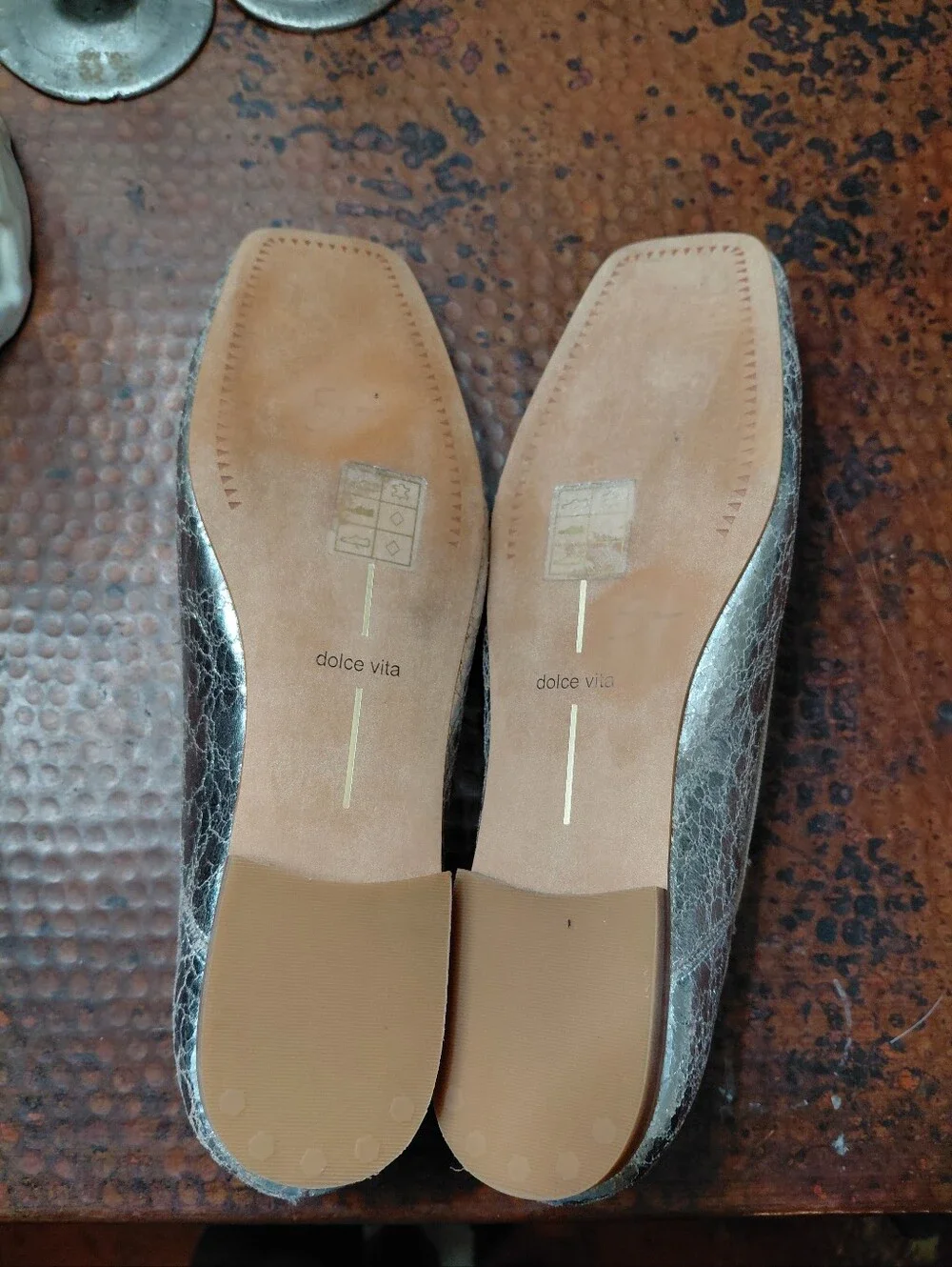 Dolce Vita Sz. 8 Silver Distressed Leather Anisa Wide Ballet Flats